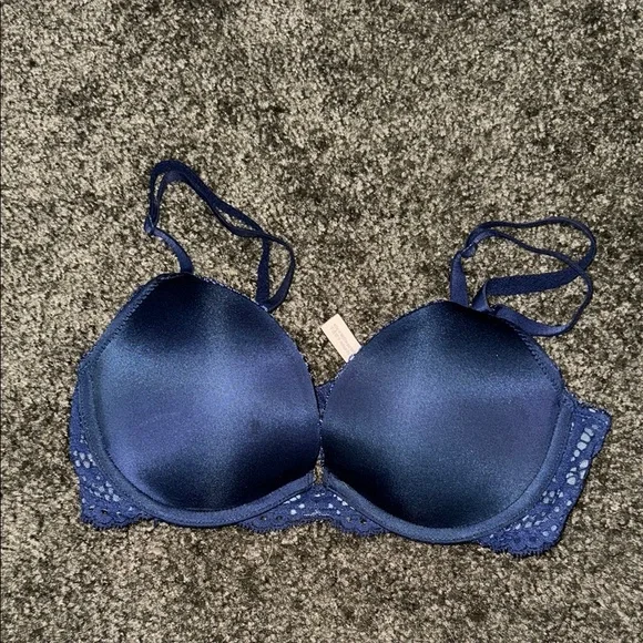 Victoria's Secret Blue Lace Trim Bra with Underwire Support - Picture 1 of 4